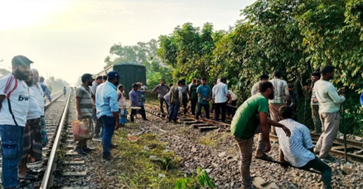  স্বাভাবিক হয়েছে ঢাকা-চট্টগ্রাম রুটে ট্রেন চলাচল