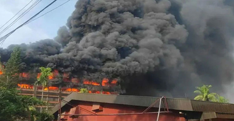  চট্টগ্রামের সিইপিজেডে কারখানায় ভয়াবহ আগুন
