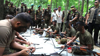 গ্রীষ্মকালীন সামরিক মহড়া পরিদর্শন করলেন প্রধানমন্ত্রী