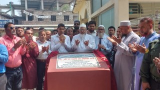বঙ্গবন্ধুর প্রতিকৃতিতে শ্রদ্ধাঞ্জলি অর্পণ করলেন ধর্মমন্ত্রী
