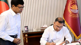 প্রধানমন্ত্রীর কাছে সিএজি’র নিরীক্ষা প্রতিবেদন দাখিল