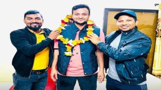 ফুলেল শুভেচ্ছায় সিক্ত সাকিব