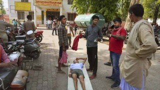 তীব্র গরমে হিটস্ট্রোকে প্রাণ গেল ৩৩ জনের