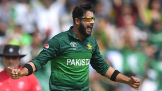 অবসর ভেঙে ফিরছেন পাকিস্তানি অলরাউন্ডার