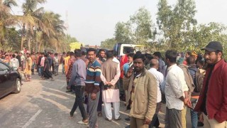 ‘ট্রাক-ইজিবাইক সংঘর্ষে নিহত ৪’
