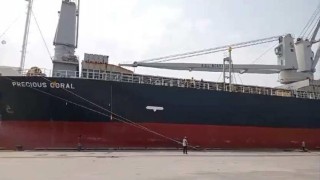 মেট্রোরেলের মালামাল নিয়ে বিদেশি জাহাজ মোংলায়